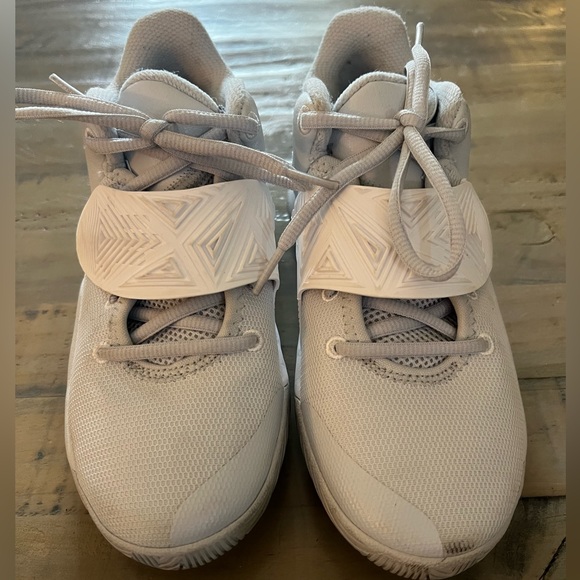 Nike Sneaker with Band - Picture 2 of 4